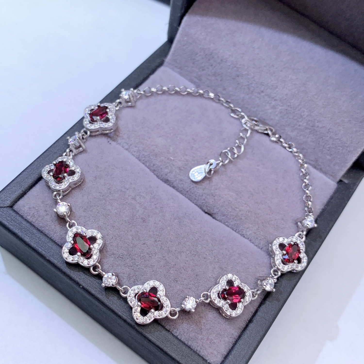 Armband van natuurlijke granaat