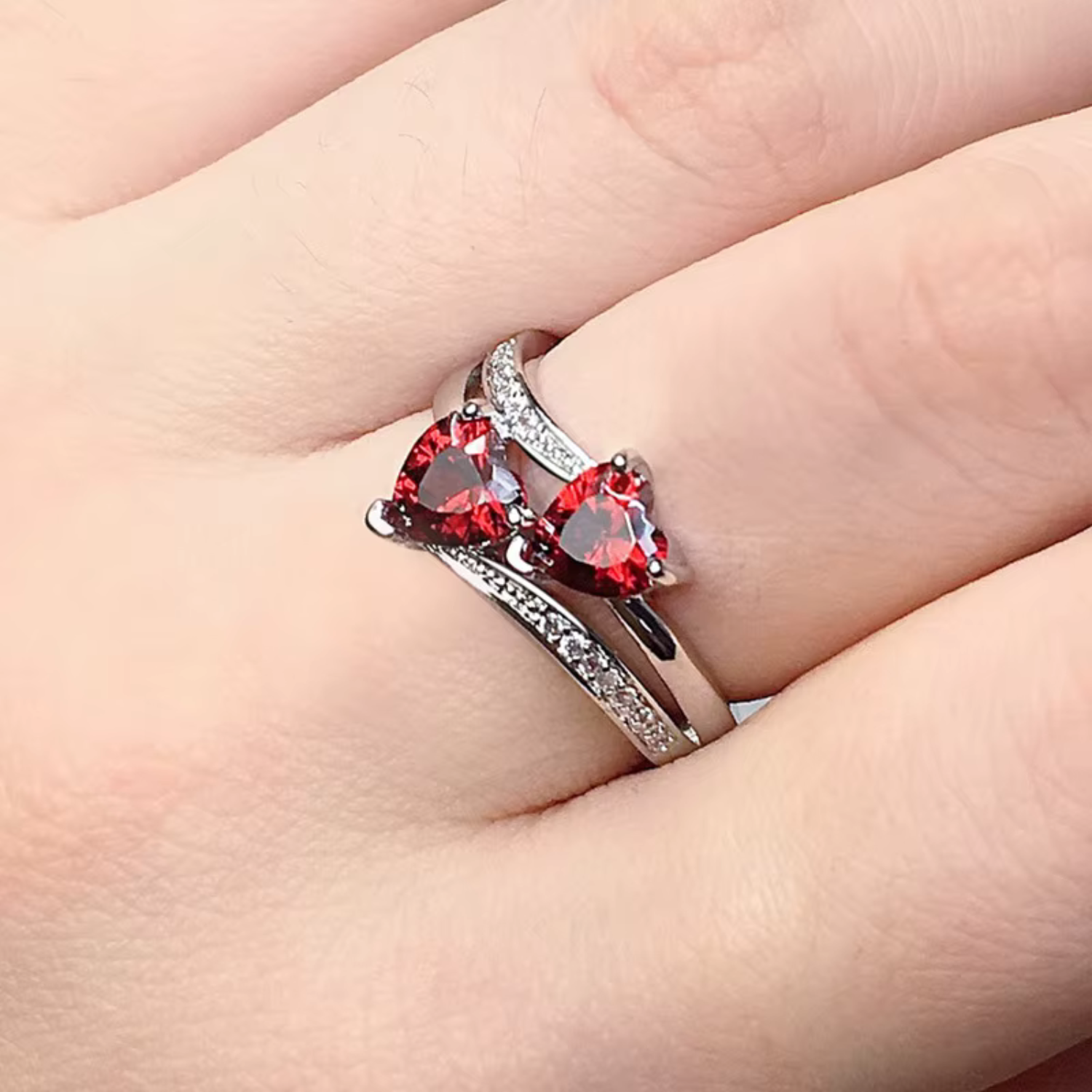 Dubbele hartvormige ring met zirkonia