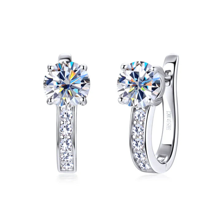 Kanaal Moissanite Huggie oorbellen