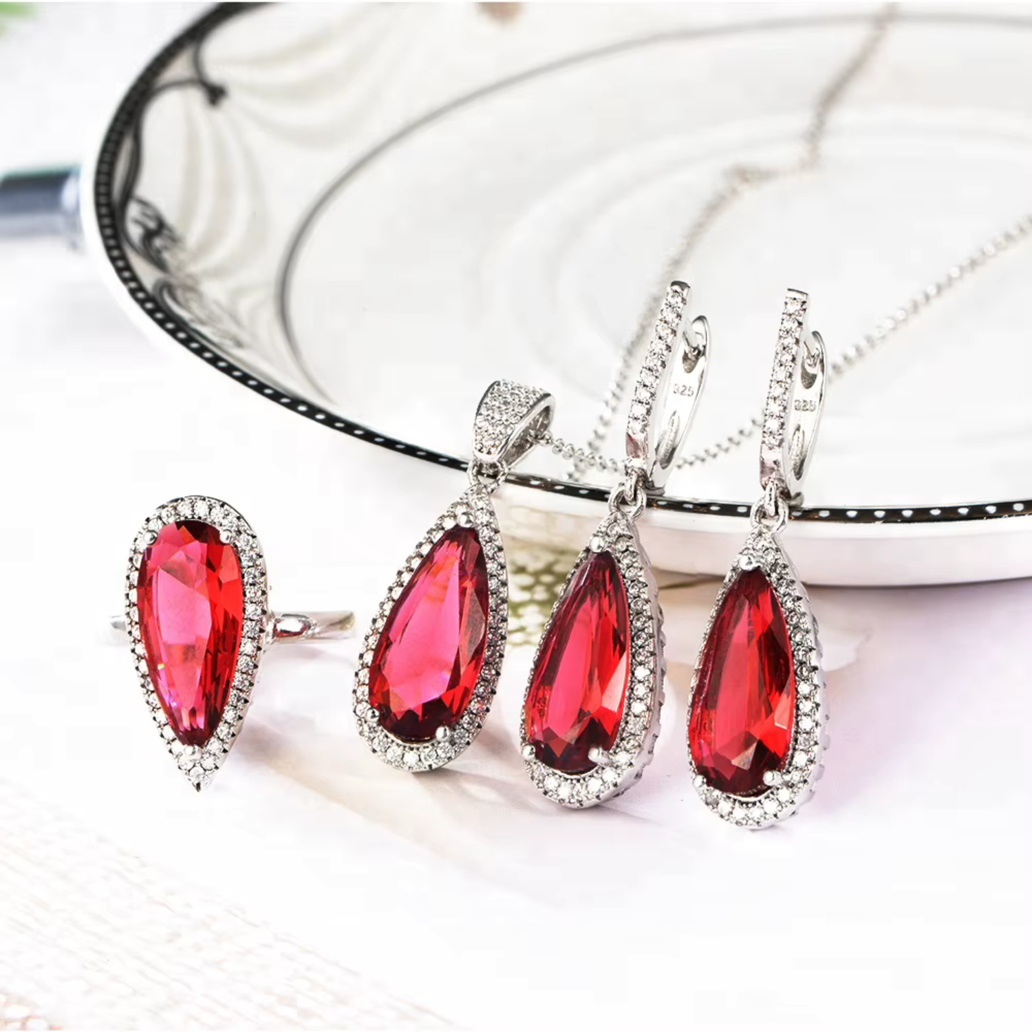 Rode strass sieradenset met zirkonia steentjes