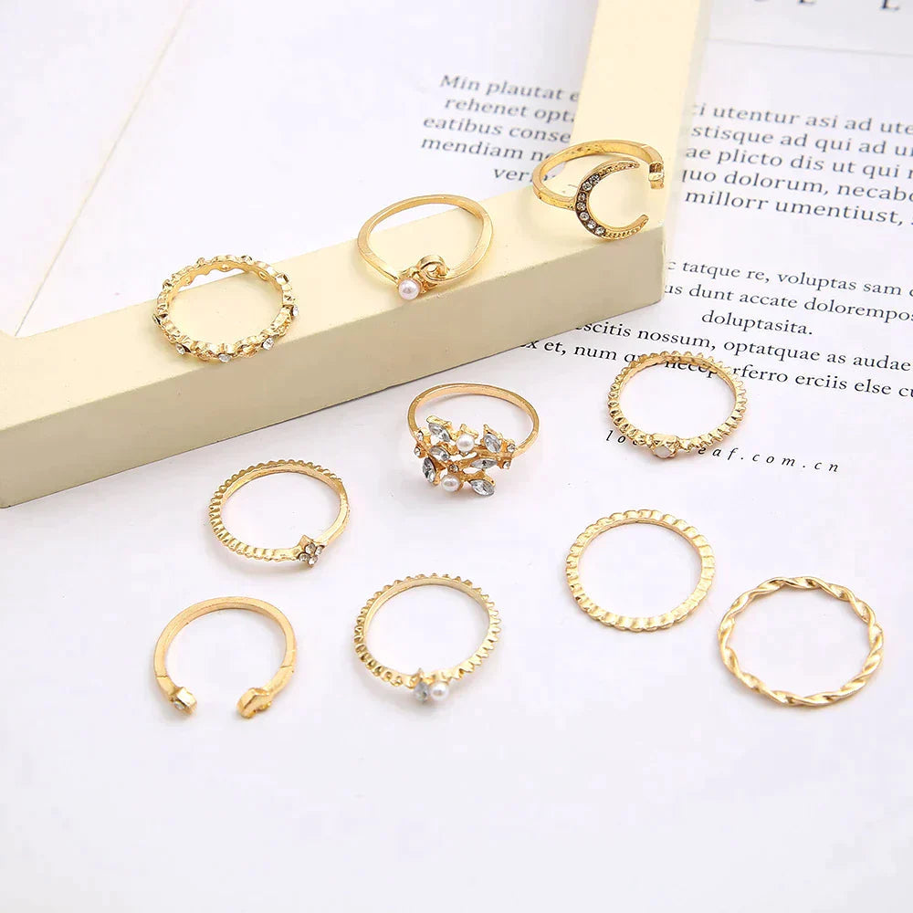 Set van 10 Boheemse ringen van zilver en goud.