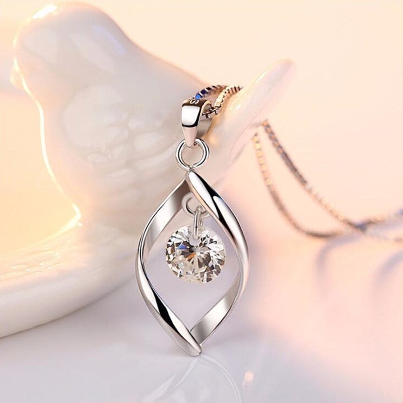 Zilveren hanger met zirkoniakristal