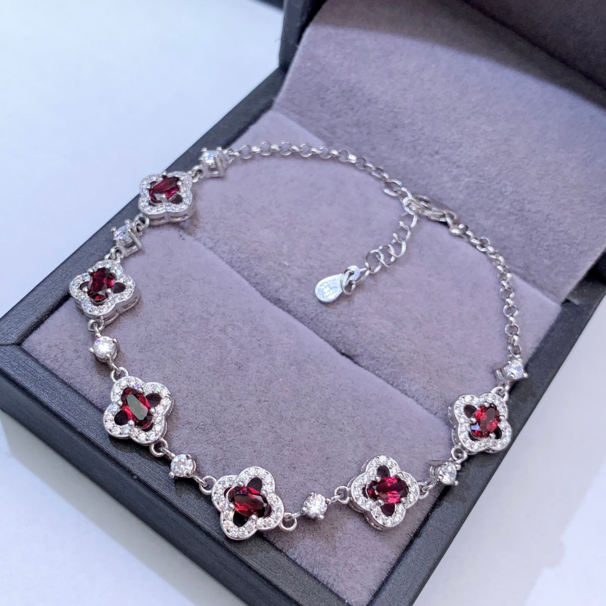 Armband van natuurlijke granaat