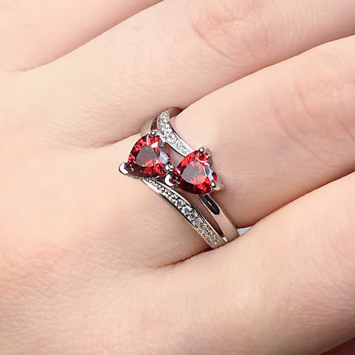 Dubbele hartvormige ring met zirkonia