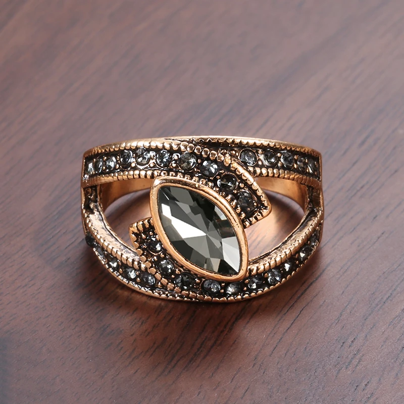 Elegante zwarte kristallen ring