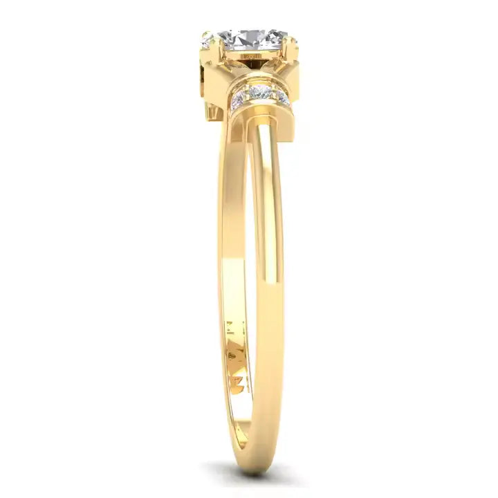 Gouden ring met ovale slijping