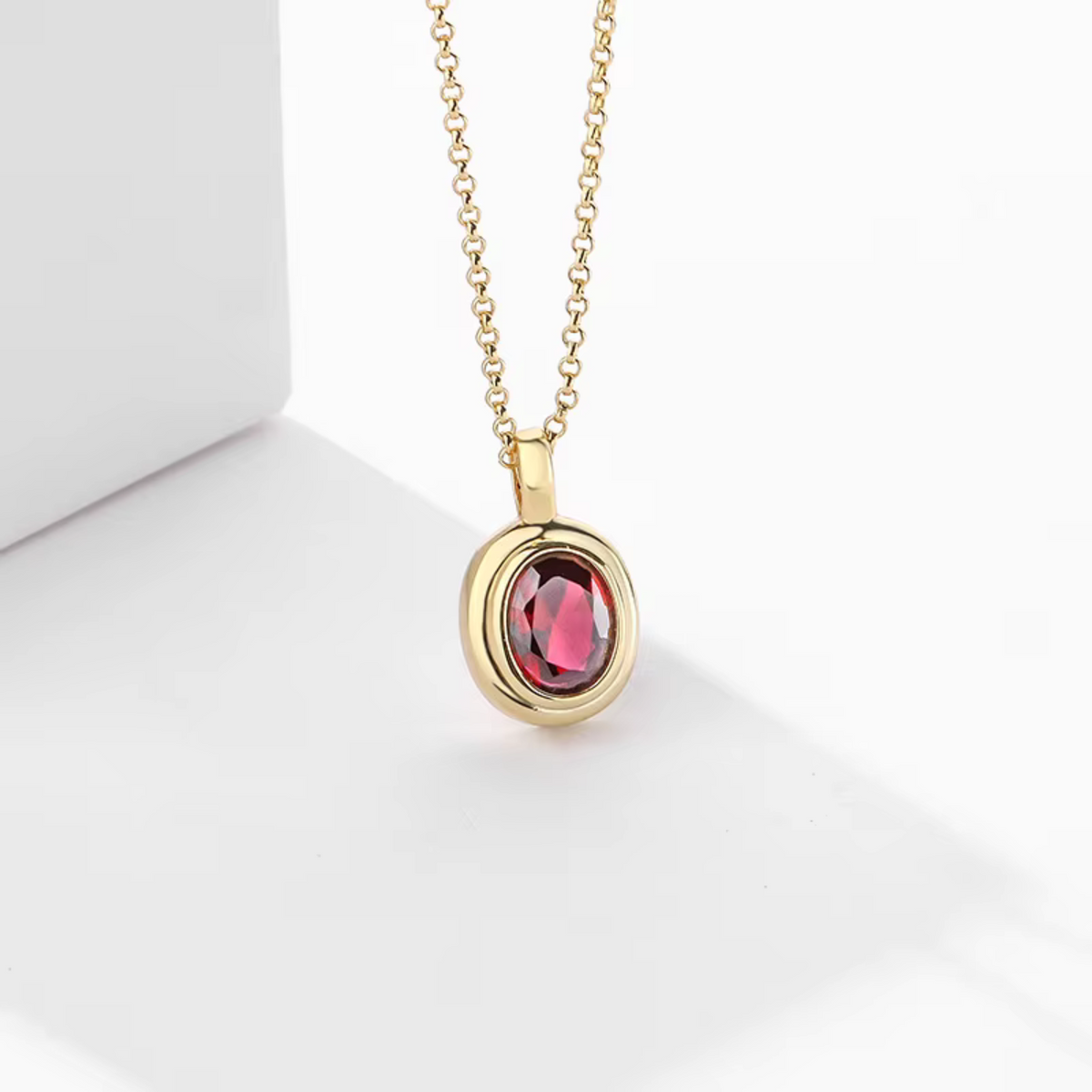Hangerketting met rode kubische zirkonia