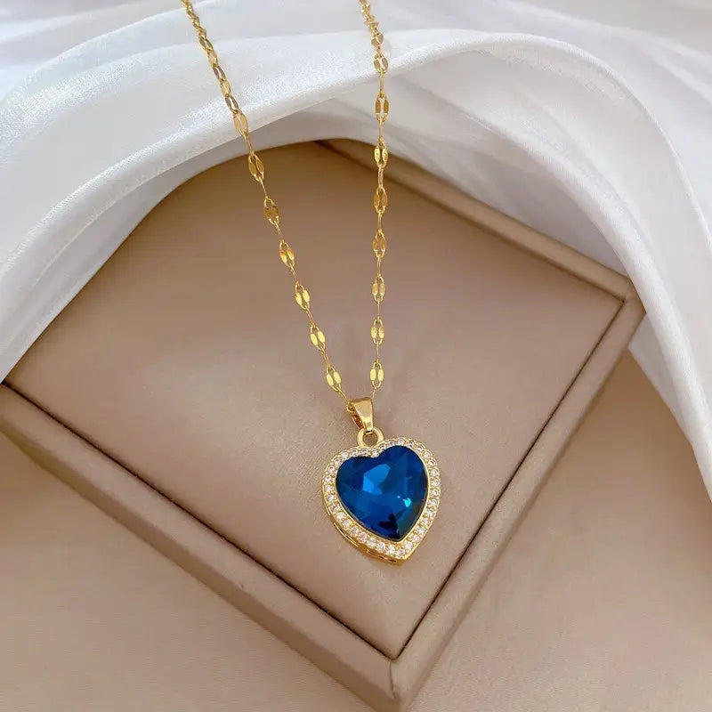 Jaselle Vireyne gouden ketting
