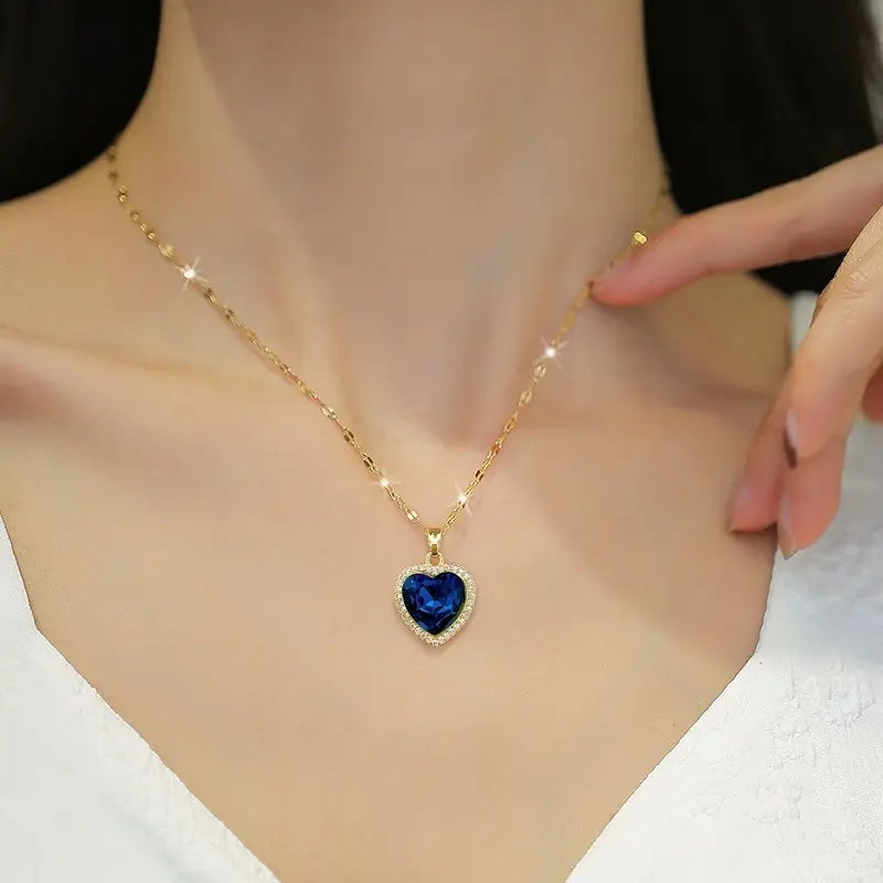 Jaselle Vireyne gouden ketting