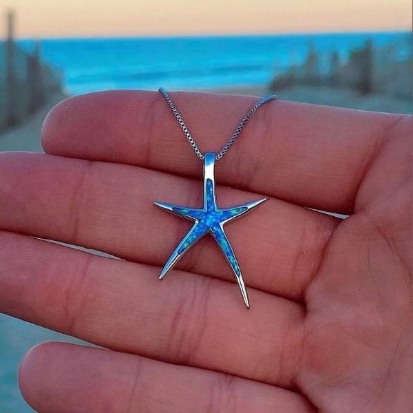 Ketting met blauwe opaal en zilveren zeester