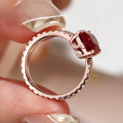 Moissanite ring met kussenslijpsel