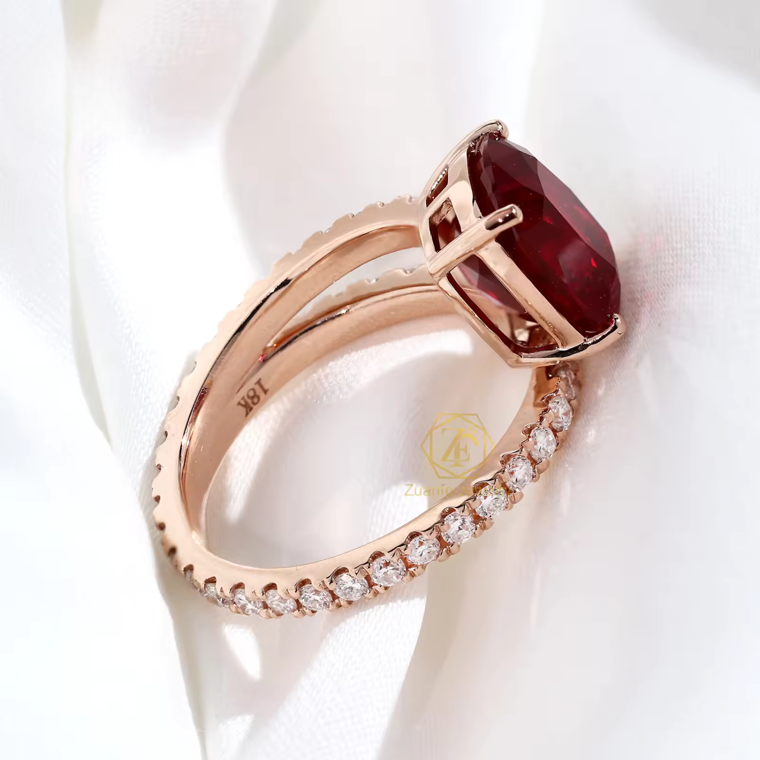 Moissanite ring met kussenslijpsel