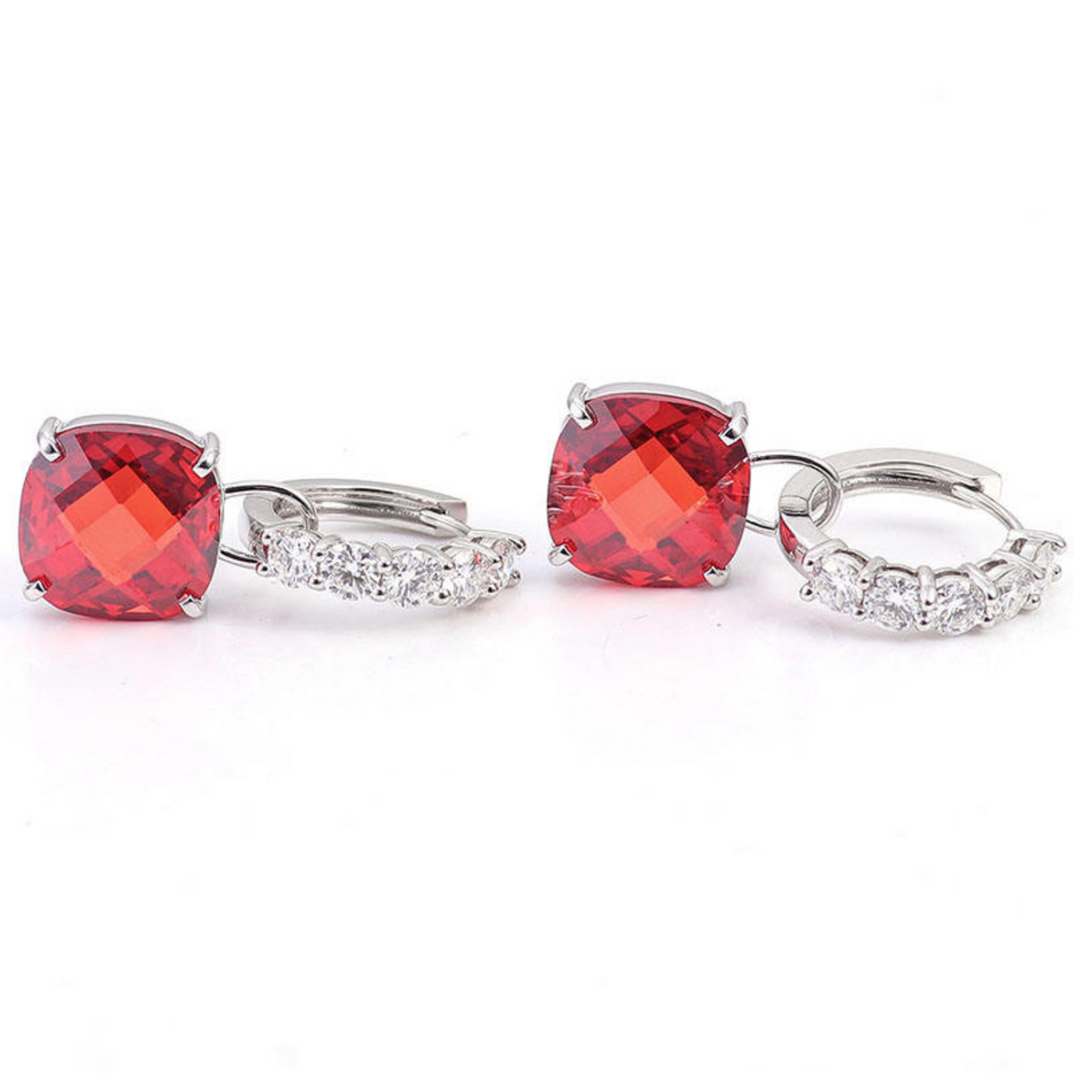 Oorbellen met robijn en diamant