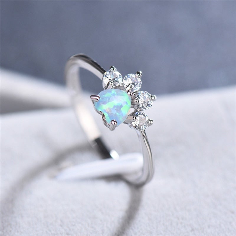 Ring van opaal en zirkonia