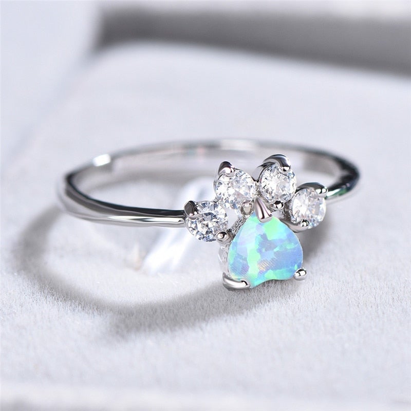 Ring van opaal en zirkonia