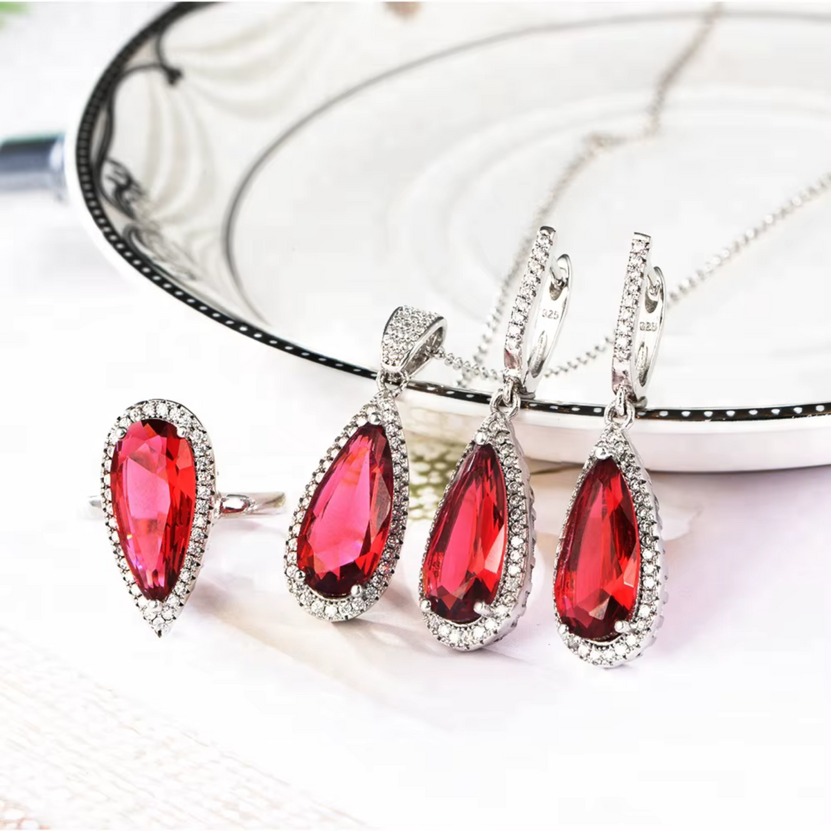 Rode strass sieradenset met zirkonia steentjes