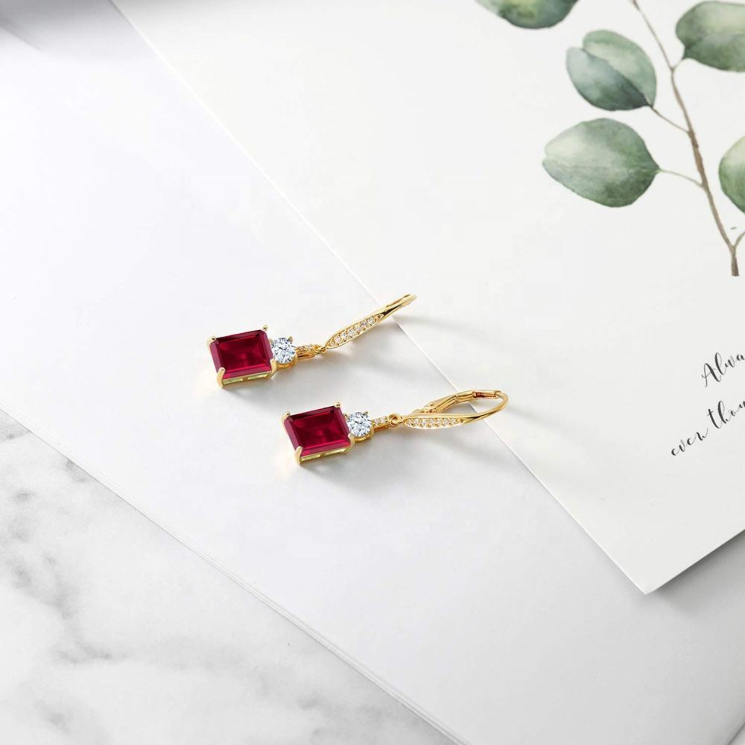 Ruby oorhangers met klapsluiting