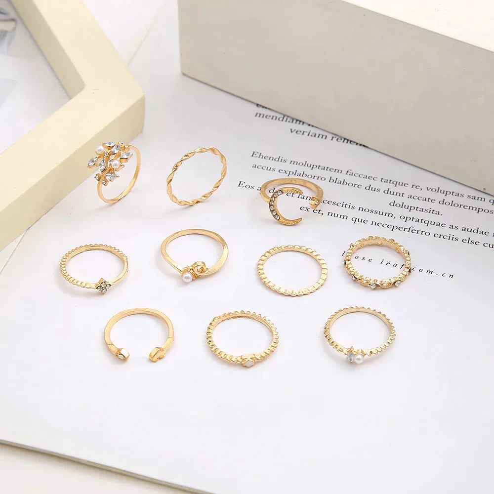 Set van 10 Boheemse ringen van zilver en goud.