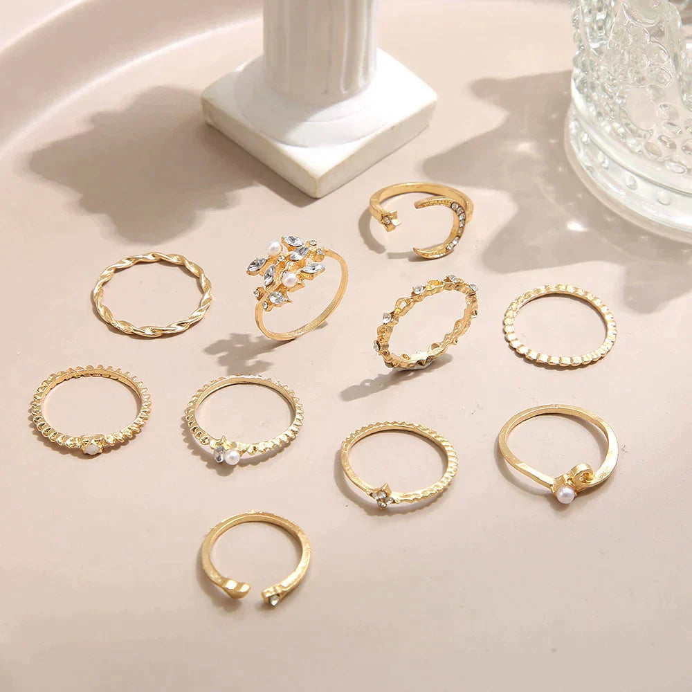 Set van 10 Boheemse ringen van zilver en goud.
