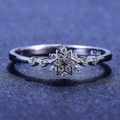 Sneeuwvlokring van 925 sterling zilver.