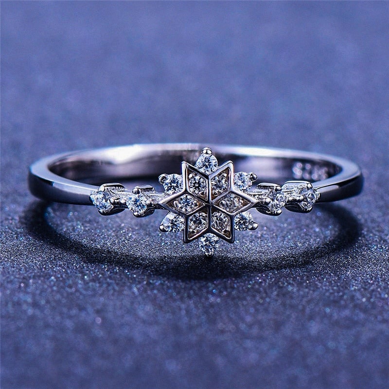 Sneeuwvlokring van 925 sterling zilver.
