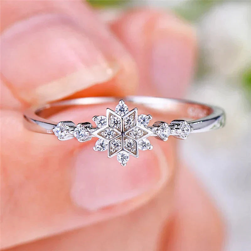 Sneeuwvlokring van 925 sterling zilver.