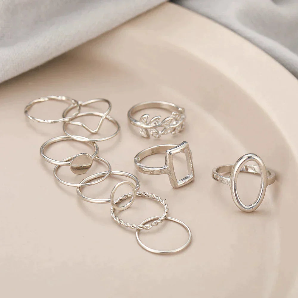 Verpakking van 11 vintage zilveren ringen