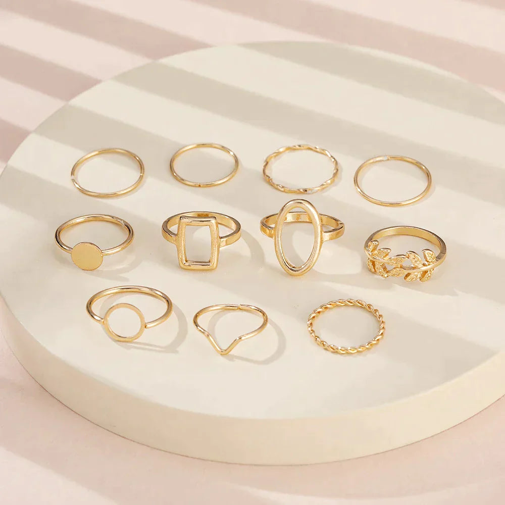 Verpakking van 11 vintage zilveren ringen