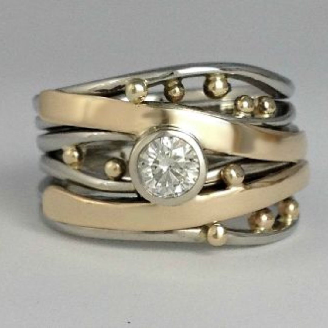 Vintage gouden ring met ingelegde zirkonia