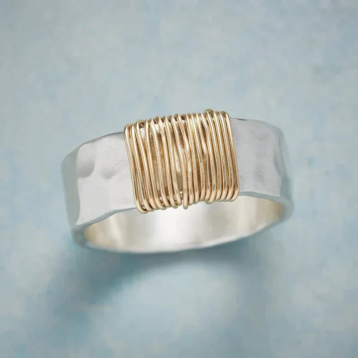 Vintage gouden ring met zilveren accenten