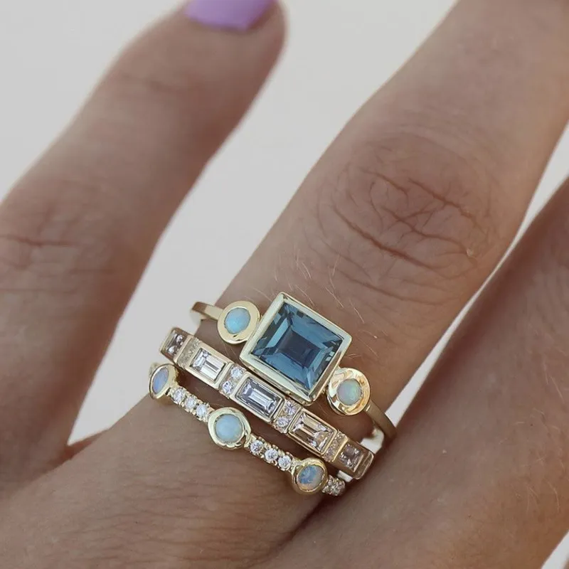 Vintage ringenset met blauwe kristallen