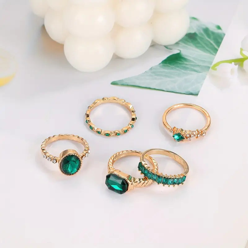 Zarina Exquisite Emerald Gold Ring Set – Sylvia van Zijl
